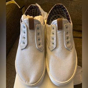 Ben Sherman “Percy” laceless sneakers — blue/silver